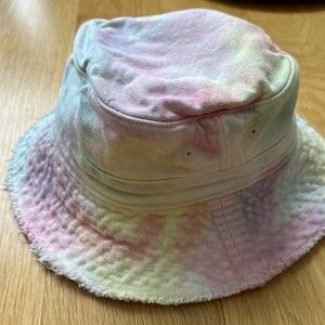 Zara bucket hat